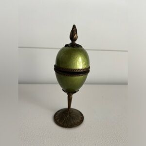 Evans green enameled egg GOOD CONDITION